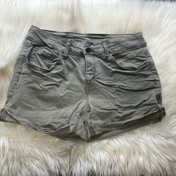 SO Pants - SO Midi shorts